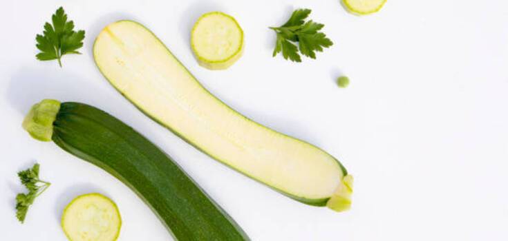 Nourishing grated zucchini cake: very fast cooking