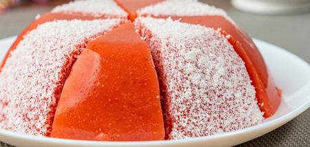 No baking and no gelatin: easy strawberry dessert in 10 minutes