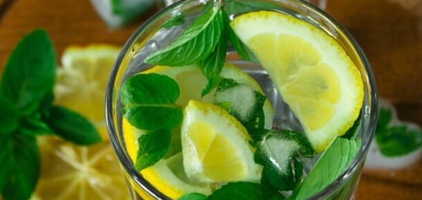 Homemade refreshing mojito in 10 minutes: sharing the easiest recipe for a summer drink 