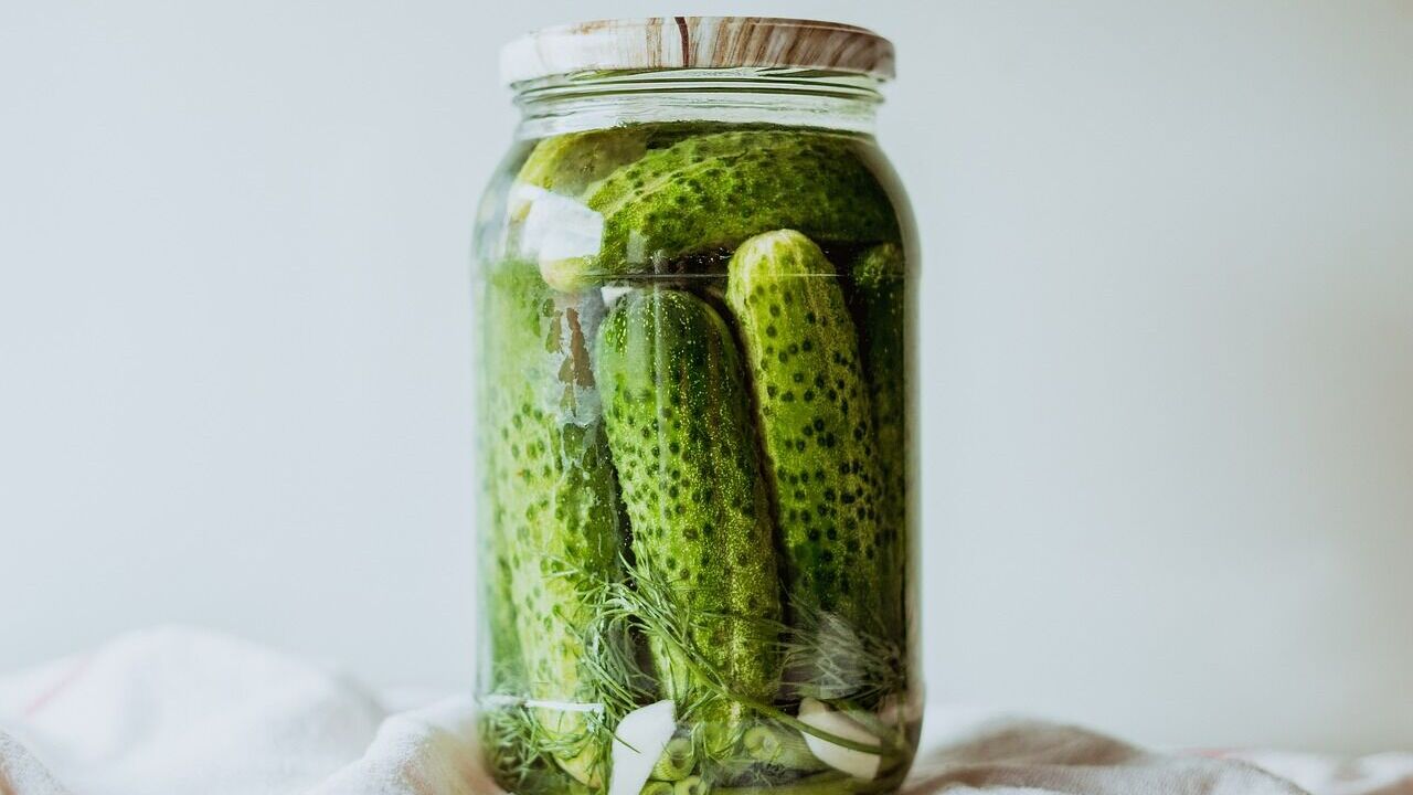 Pickled cucumbers with mustard: recipe per liter jar