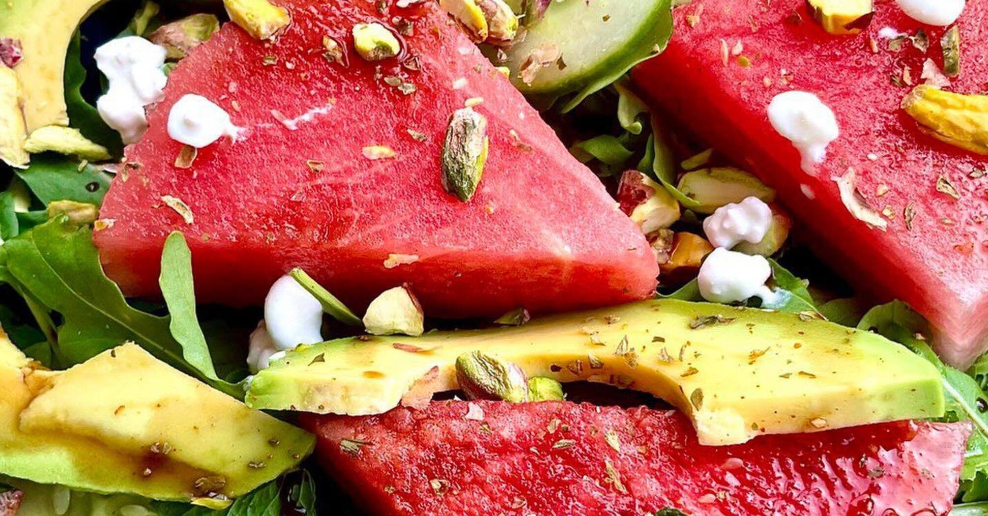 Delicious salad with juicy watermelon: the perfect appetizer for the summer heat