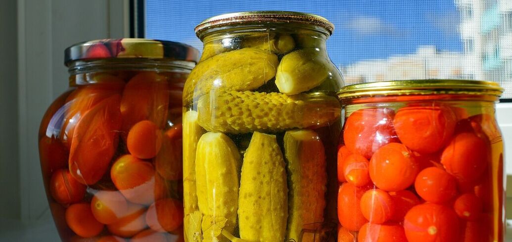 Can be dangerous: do all pickle jars need to be turned over and wrapped around
