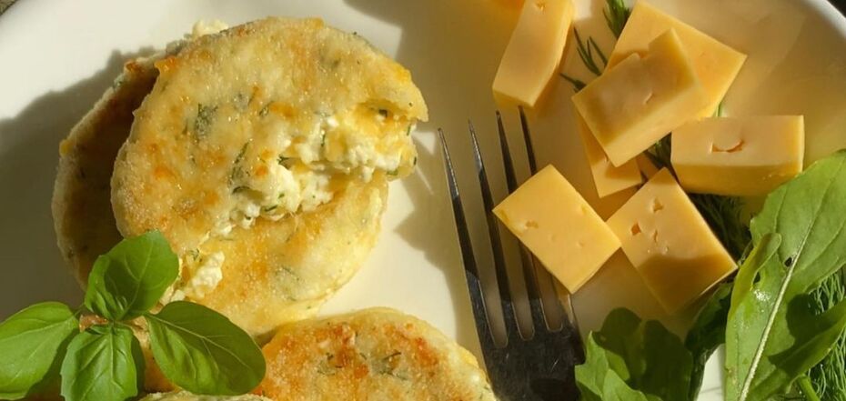 Syrnyky recipe with hard cheese