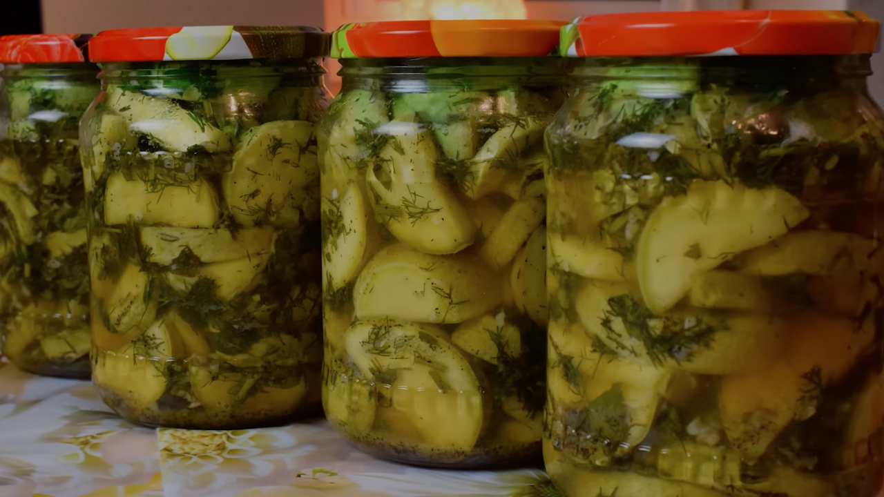 Canned courgettes recipe