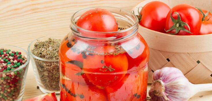 How to pickle sweet tomatoes with honey: a recipe for successful preservation