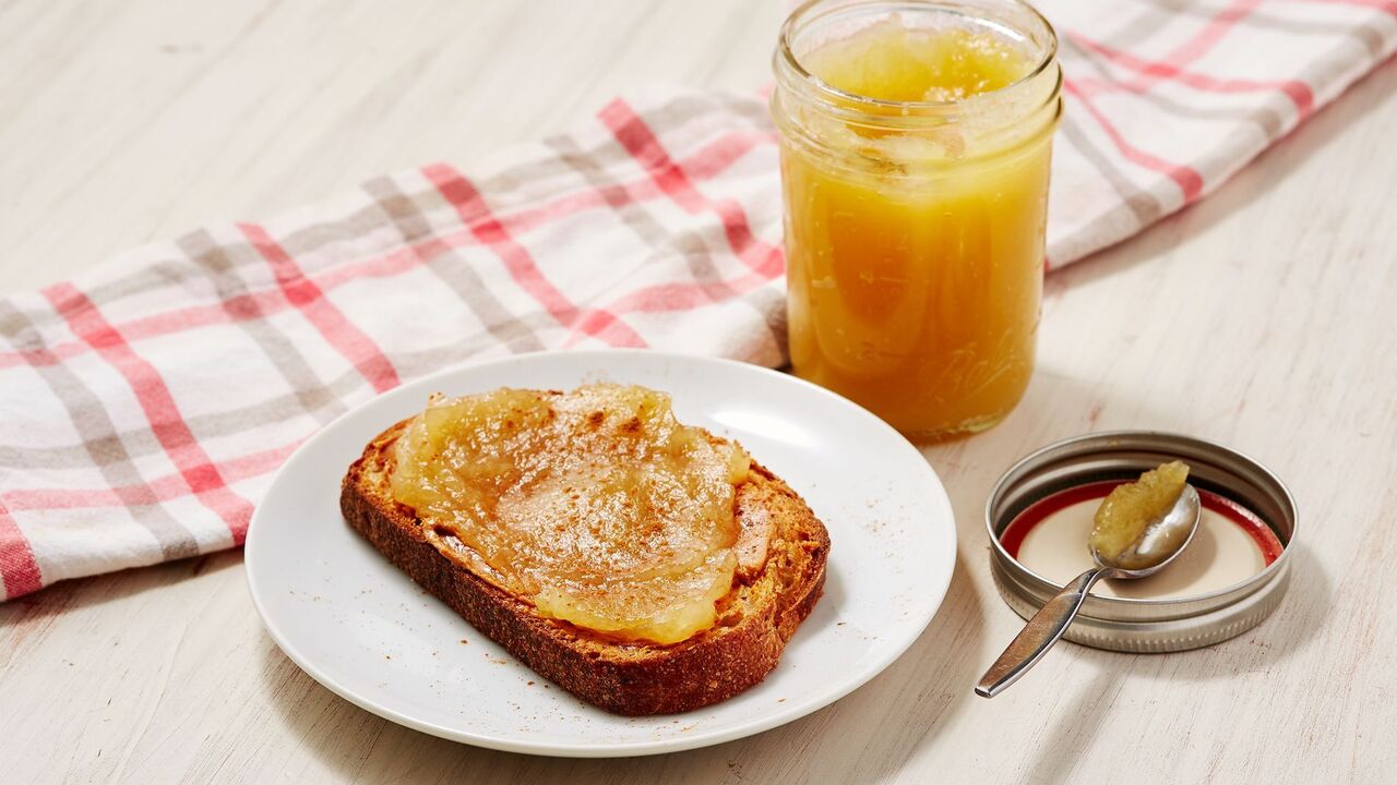 White Transparent apple jam: how to make delicious preserve for the winter