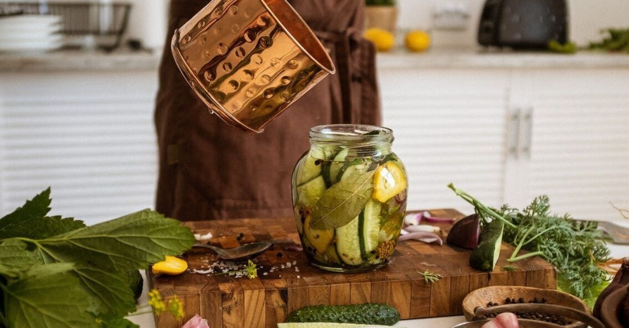 Crispy cucumbers for winter with lemon: no need to add vinegar