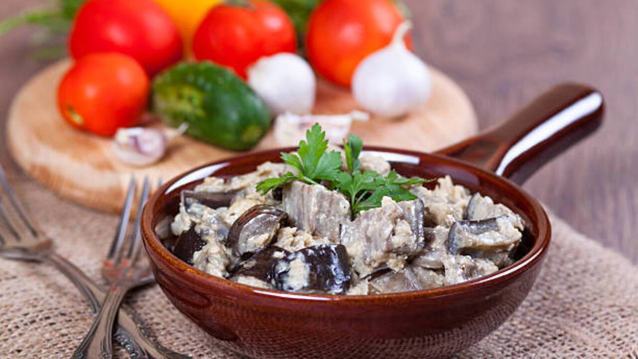 Stewed eggplants like mushrooms: sharing an idea for a delicious appetizer