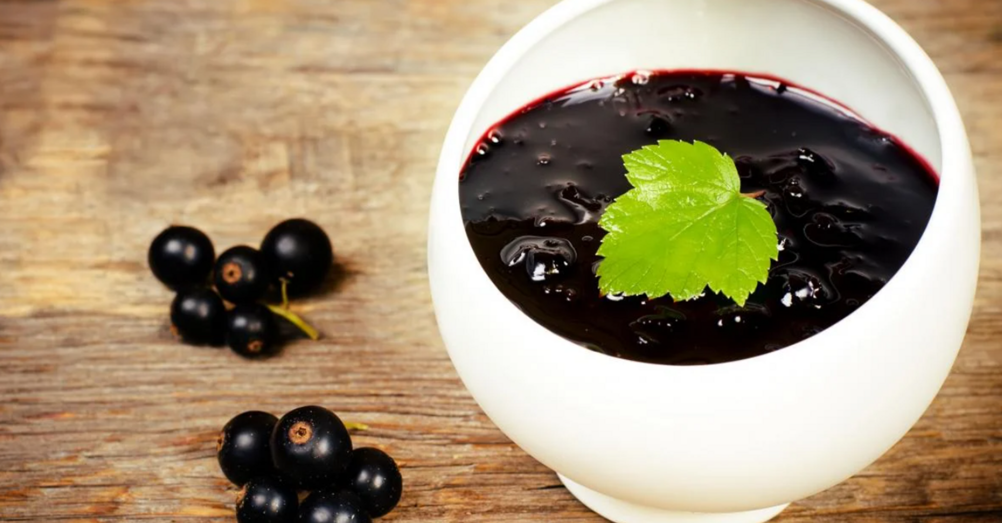 How to make jam-jelly from black currants: you need only 3 ingredients