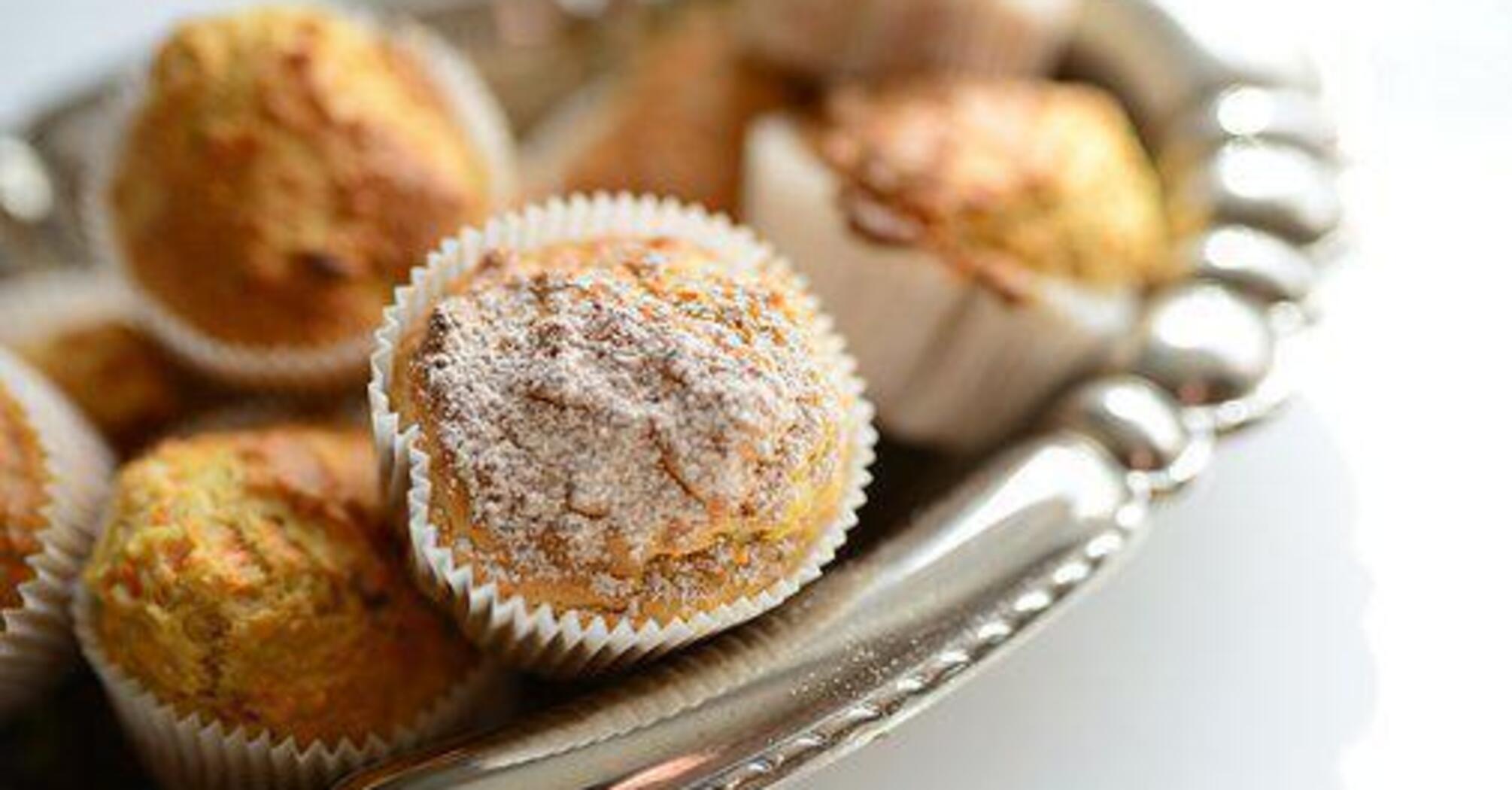 Zdrowe muffinki z twardym serem dla dzieci jako przekąska: potrzebujesz tylko 5 składników