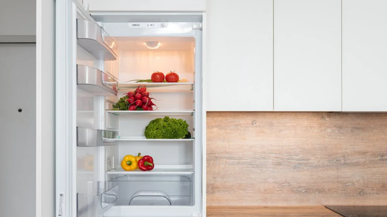 What foods should not be kept together in the fridge: they will go bad quickly