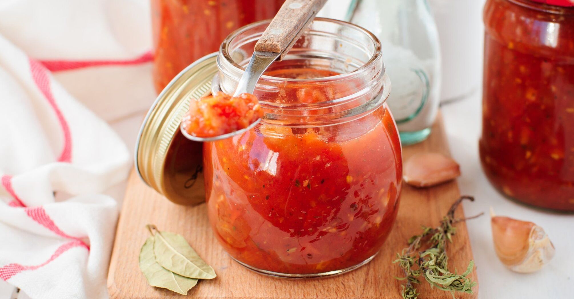 Zucchini ketchup: how to prepare an all-purpose budget sauce for winter