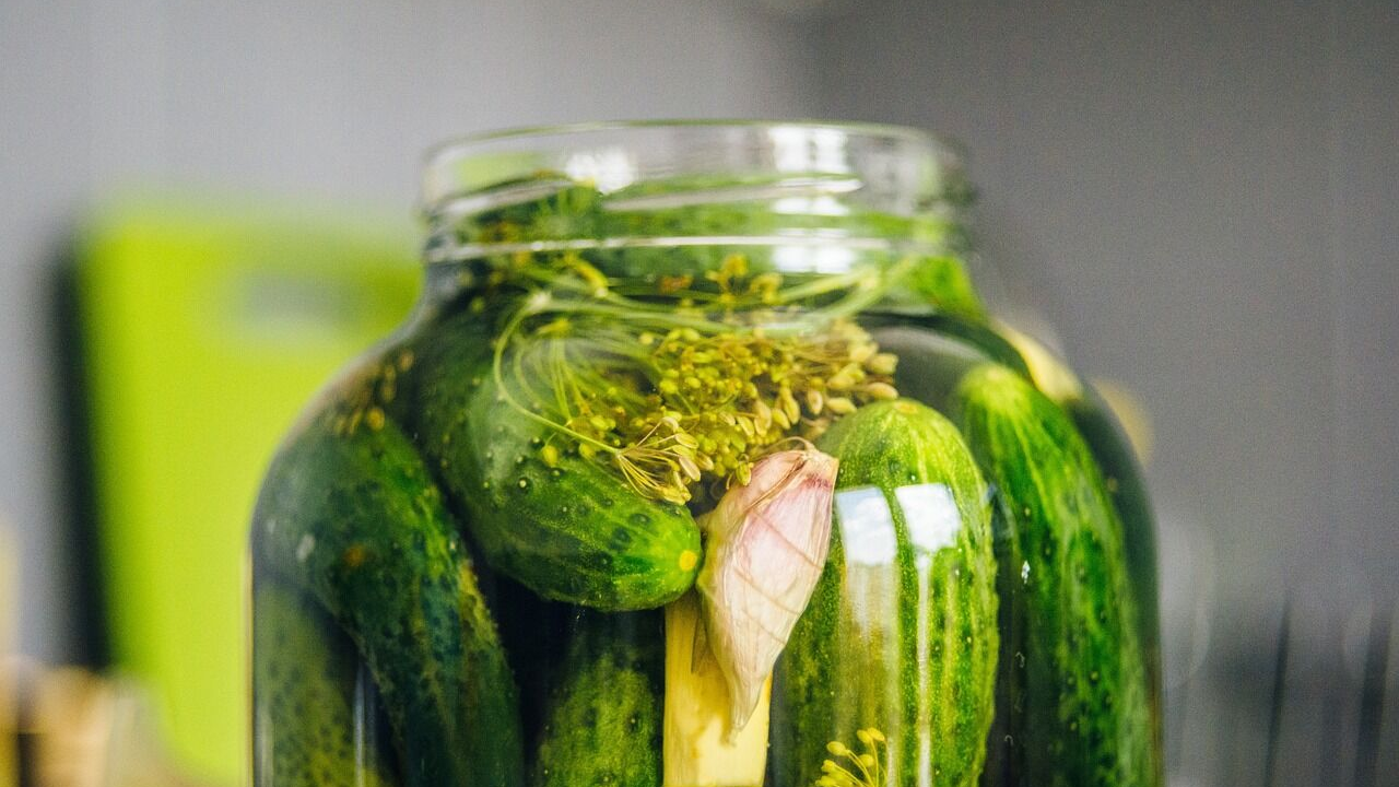 The easiest way to prepare lightly salted cucumbers: for a 1.5-2 litre jar