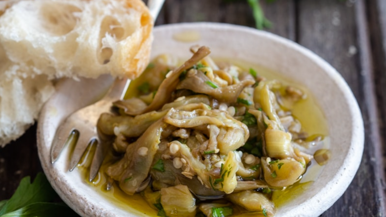 Pickled aubergines in 20 minutes: a recipe for a quick snack
