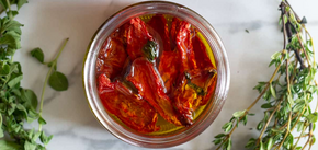 How to prepare Italian-style sun-dried tomatoes properly