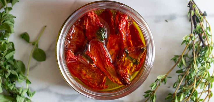 How to prepare Italian-style sun-dried tomatoes properly