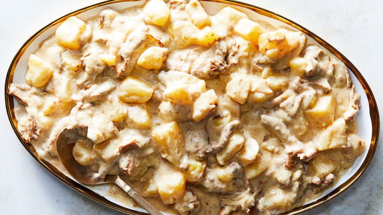 How to cook potatoes with meat