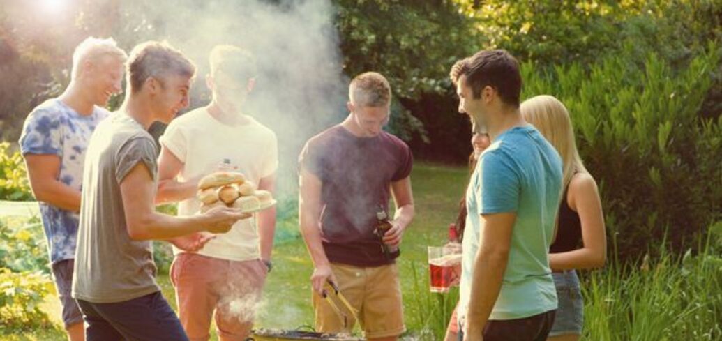 Why summer barbecues can be dangerous: rules for eating outdoors