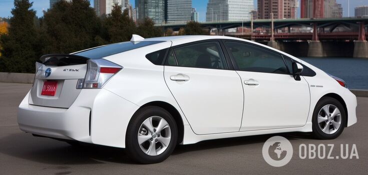 The best hybrid sedans: rating of cars with photos