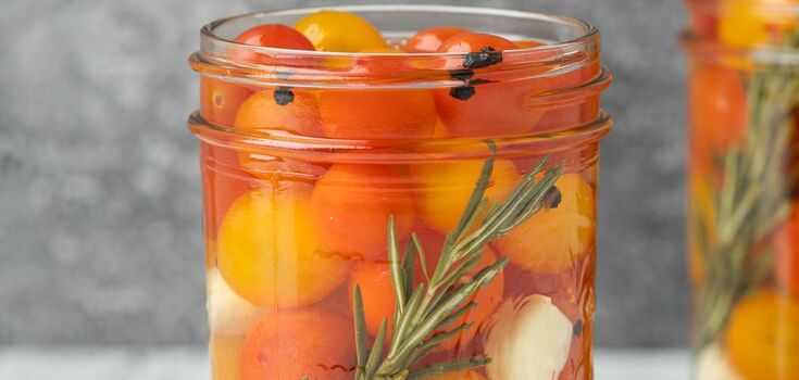Quick pickled tomatoes without skin that don't turn to mush