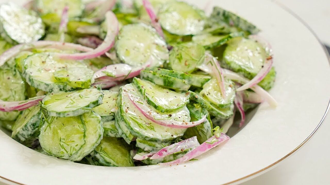 Budget cucumber salad without mayonnaise: a dish for all occasions