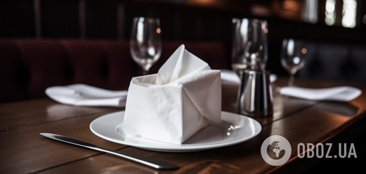 How to use a napkin in a restaurant: etiquette rules