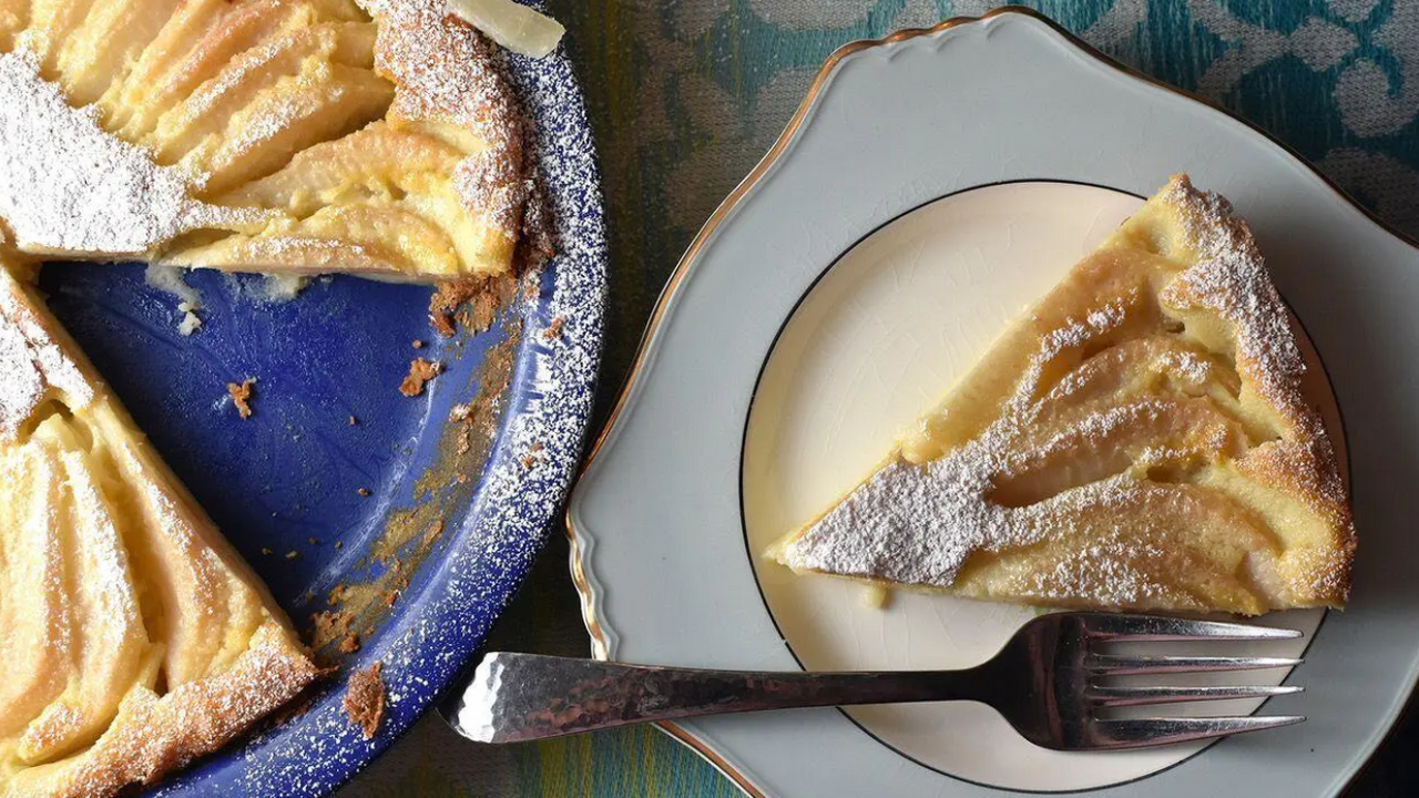 Homemade pie with pear and cottage cheese in 30 minutes