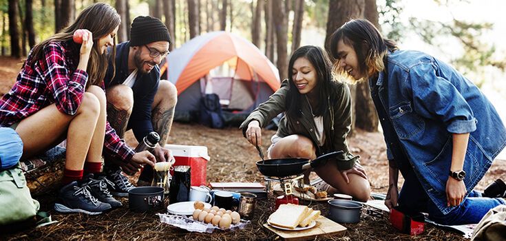 What food to take with you on a camping trip: top 8 products that can come in handy