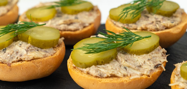 Tastier than with sprats: budget sandwiches in 10 minutes for the holiday table and every day
