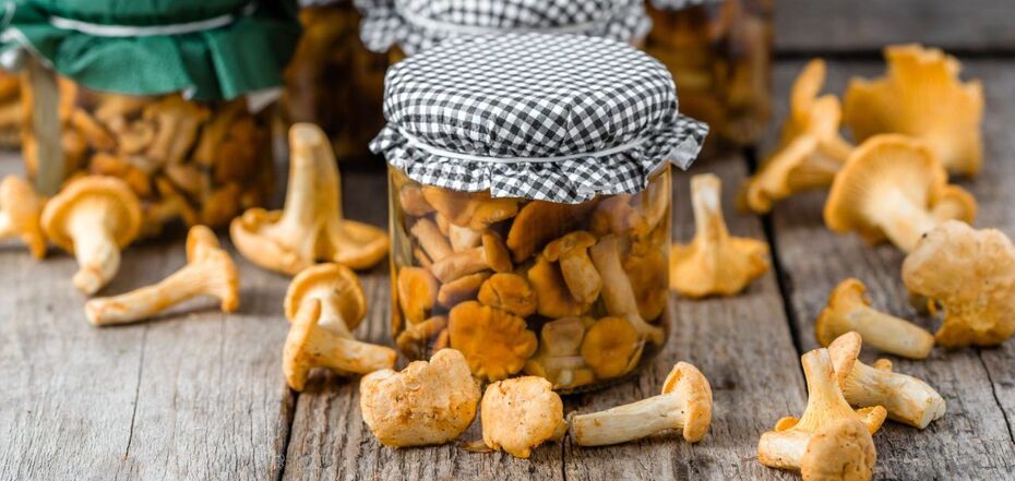 Recipe for pickled chanterelles