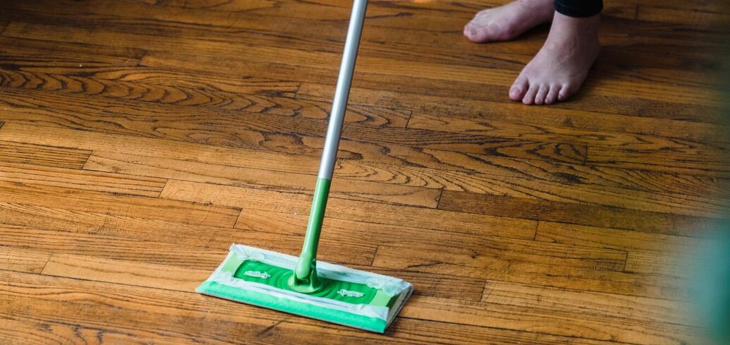 Що додати у воду для миття підлоги