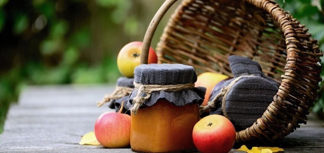 Apple jam with duchesse and vinegar: sharing two cooking variants