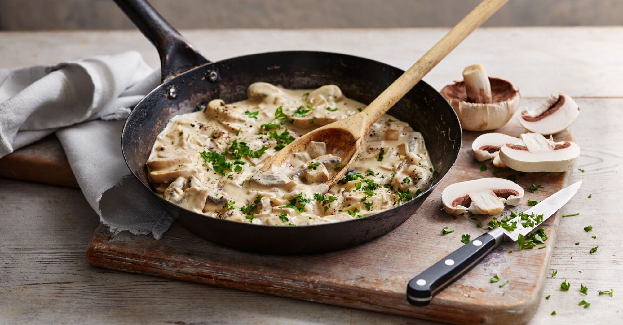 Recipe for mushrooms in cream sauce in 20 minutes to replace any gravy