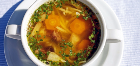 Light soup without meat: how to prepare a tasty dish in 15 minutes