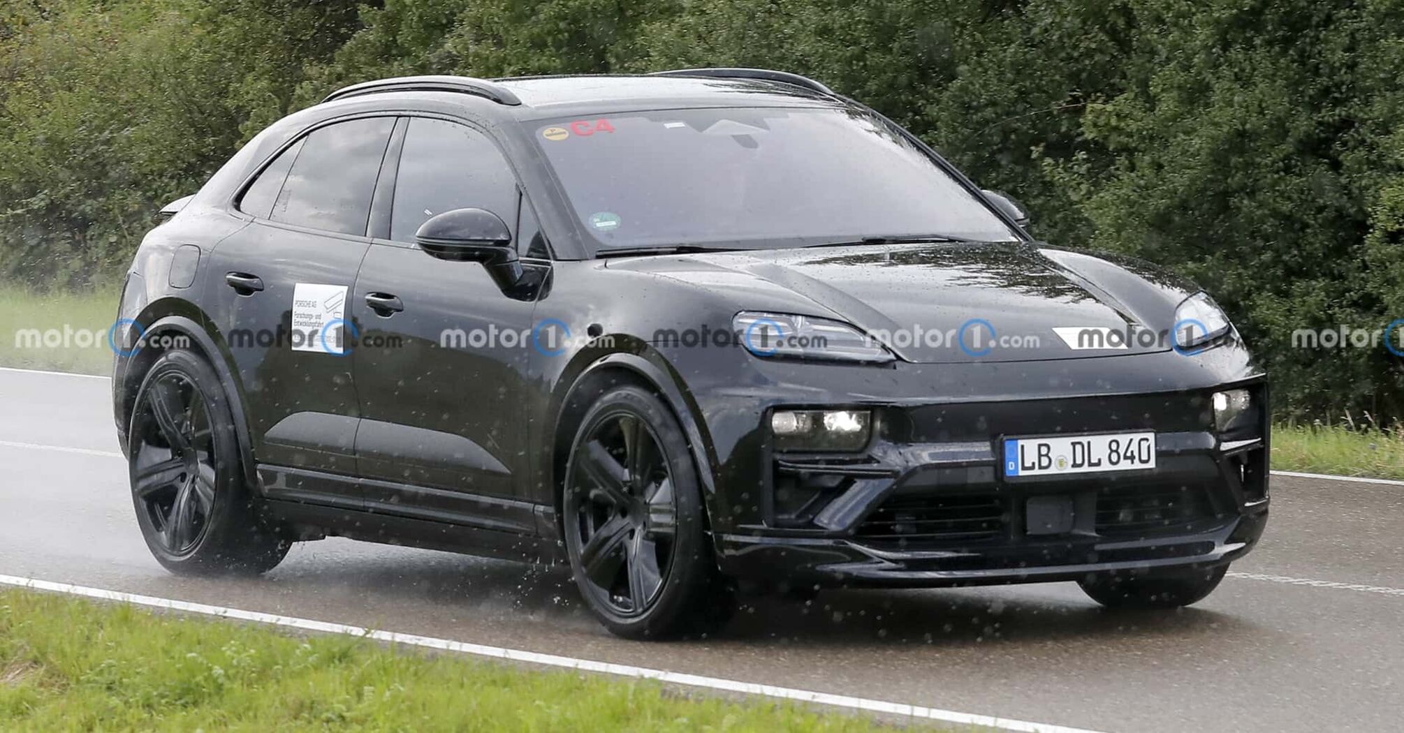 Porsche Macan EV