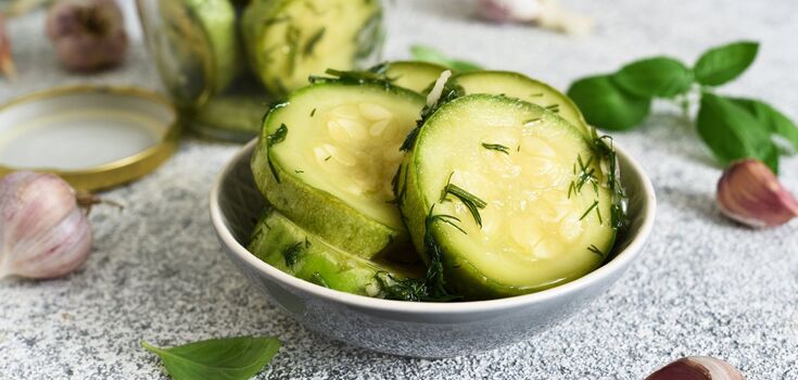 The most delicious low-salted zucchini, which can be eaten in a few hours: how to prepare it