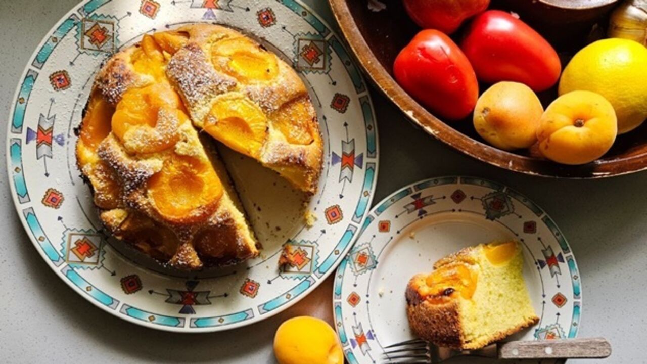 Letnie przepisy: ciasto z morelami