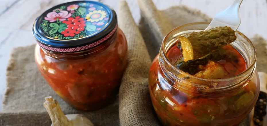 Recipe for pickles with ketchup and garlic