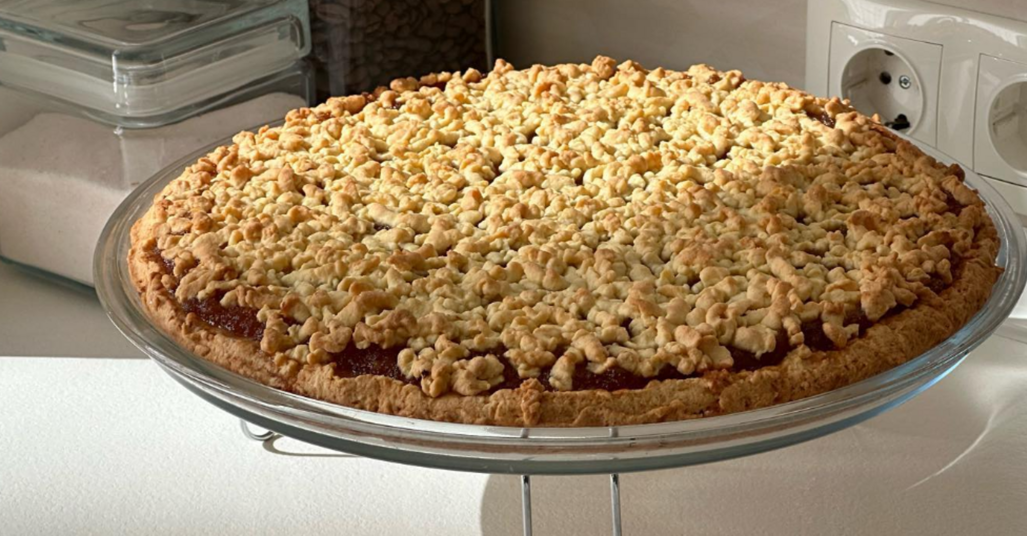 Grated pie with jam: how to prepare crispy and crumbly dough