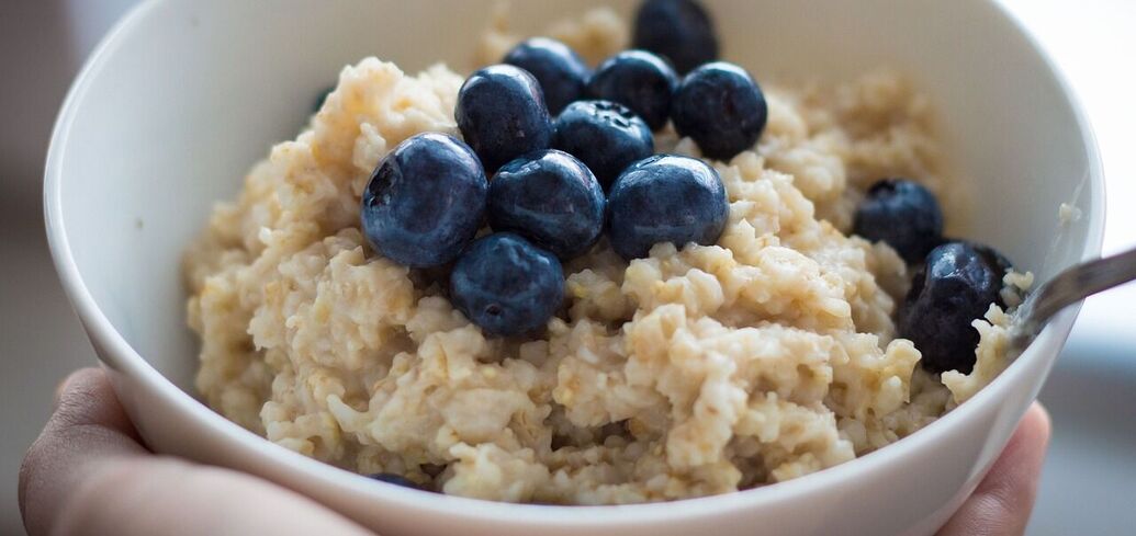 What not to add to oatmeal: the worst ingredients named