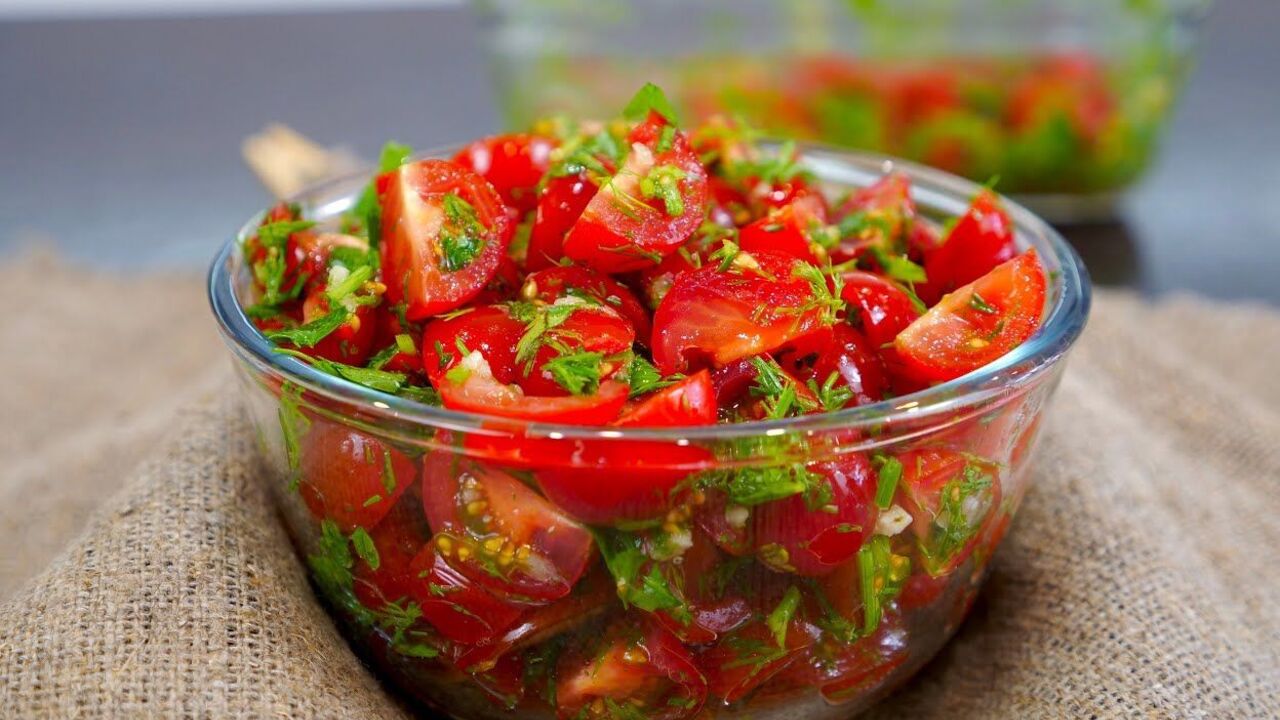 These quick Korean-sytyle tomatoes can be eaten after 24 hours