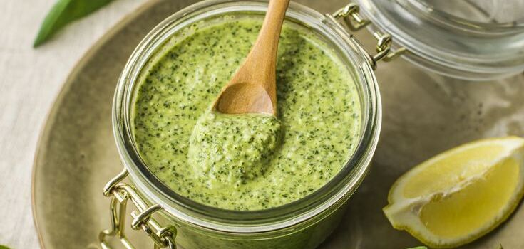A versatile pesto sauce for soups, salads and sandwiches: can be frozen for the winter