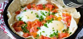 Jajka w chlebie pita na śniadanie: przygotowanie zajmuje 15 minut