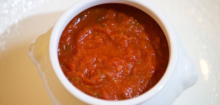 Quick tomato sauce that can be eaten immediately: how to prepare it in a delicious way