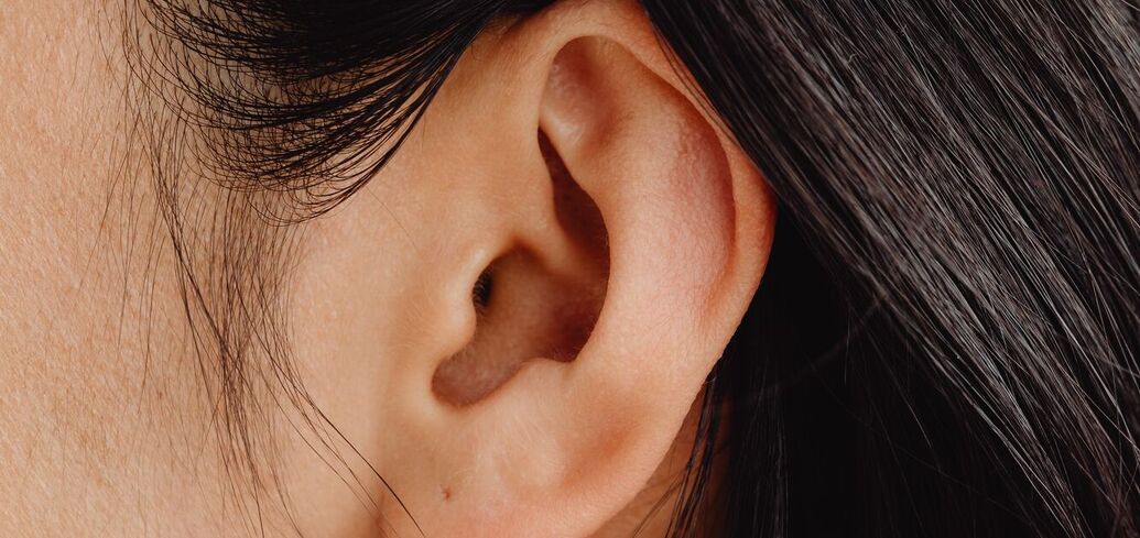 К чему горят уши