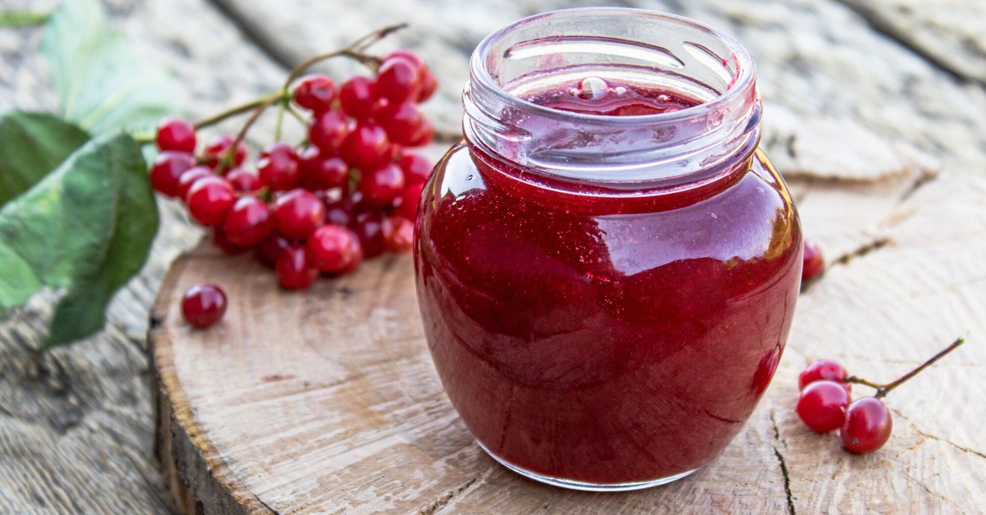 2 ways to pickle healthy viburnum with sugar for the winter
