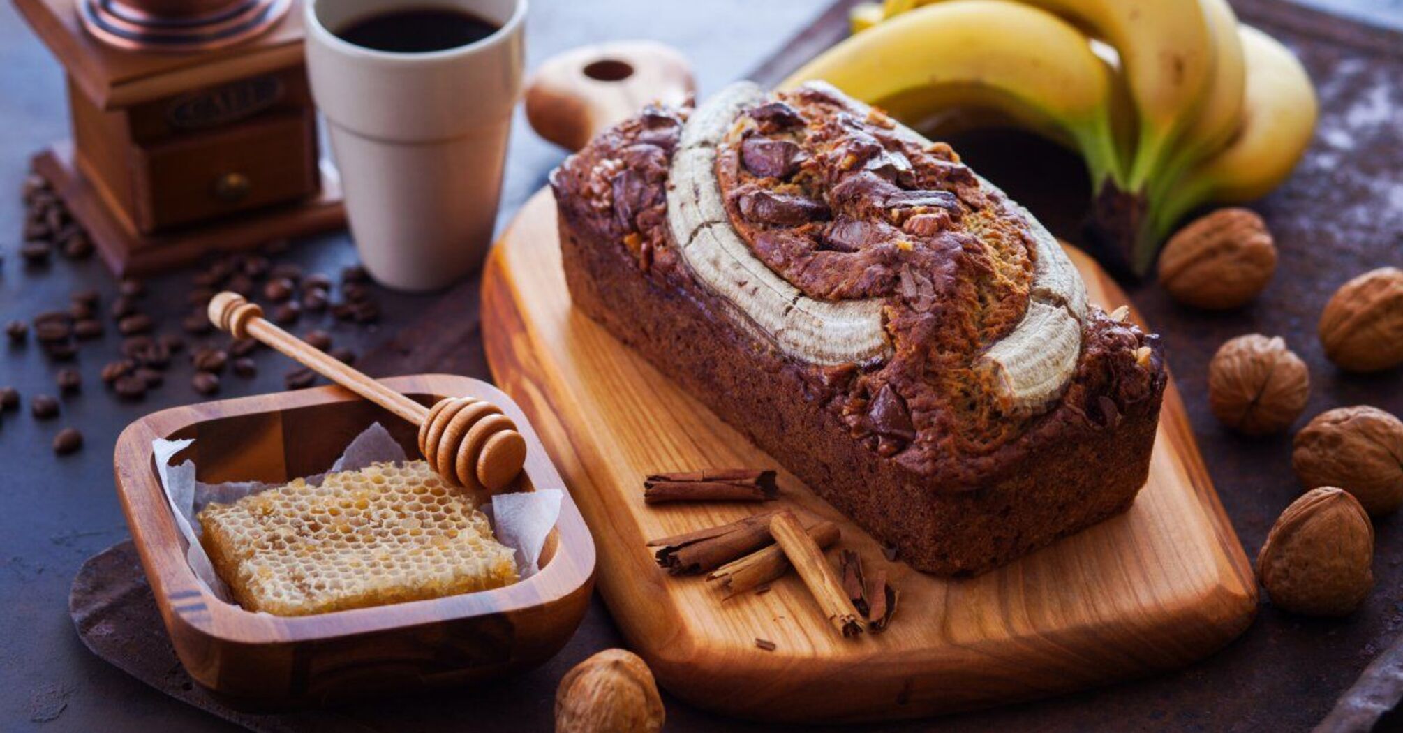 What to make from bananas for a snack: a recipe for flavorful pastries