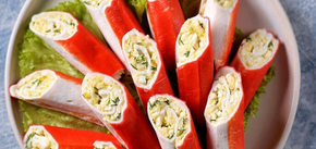 Stuffed crab sticks: a recipe for a delicious appetizer in 10 minutes