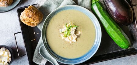 Kremowa zupa z bakłażana jak w restauracji: przepis na pyszne i wyrafinowane danie