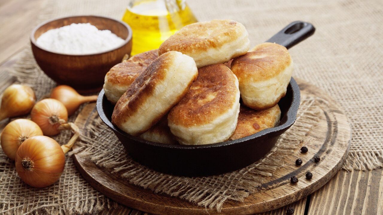 Fried potato pies, just like at school: a delicious recipe